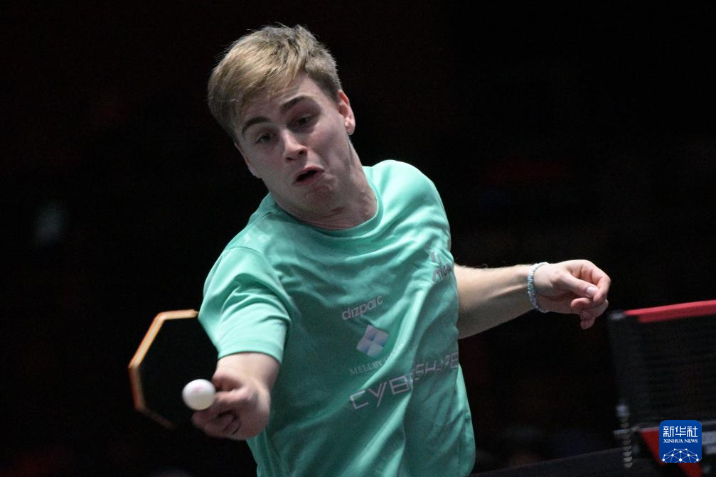 他观众造成 他观众造成