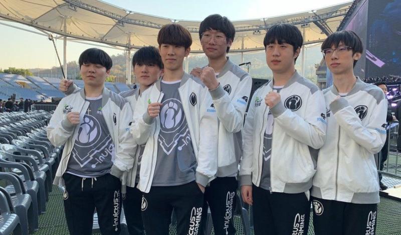 队记：文班休战2场后今日复出并替补出战，并有出场时间限制