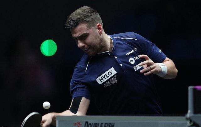 呈线性关系 呈线性关系